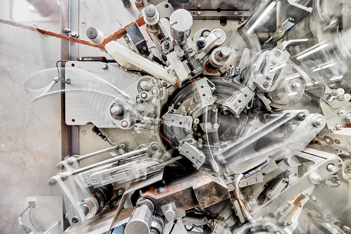 复杂的包装工艺流程需要依托强大的驱动技术。