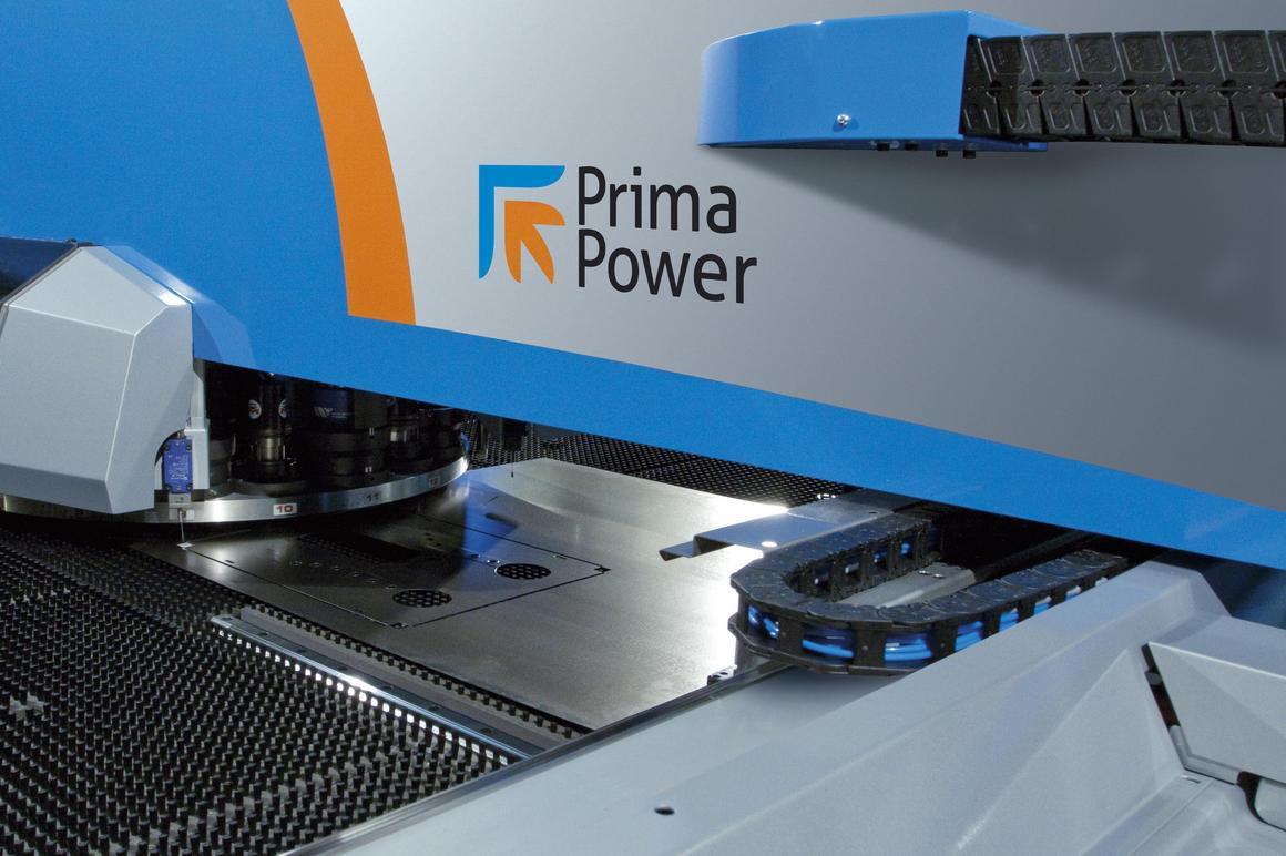 倍福基于 PC 的控制技术可以实现金属板材加工中的高动态轴运动和冲裁机的高速控制功能。