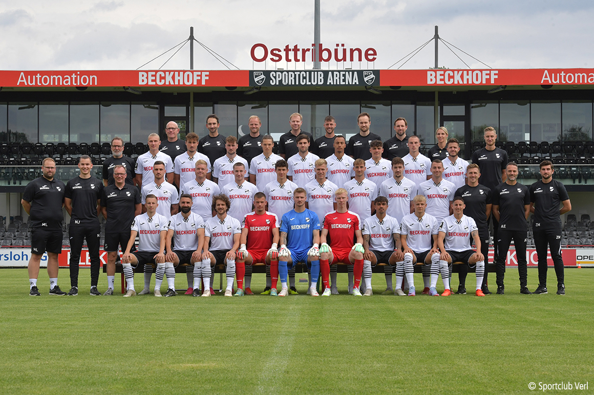 SC Verl  俱乐部一线球队于 2020 年成功晋级德国足球丙级联赛。 © Sportclub Verl