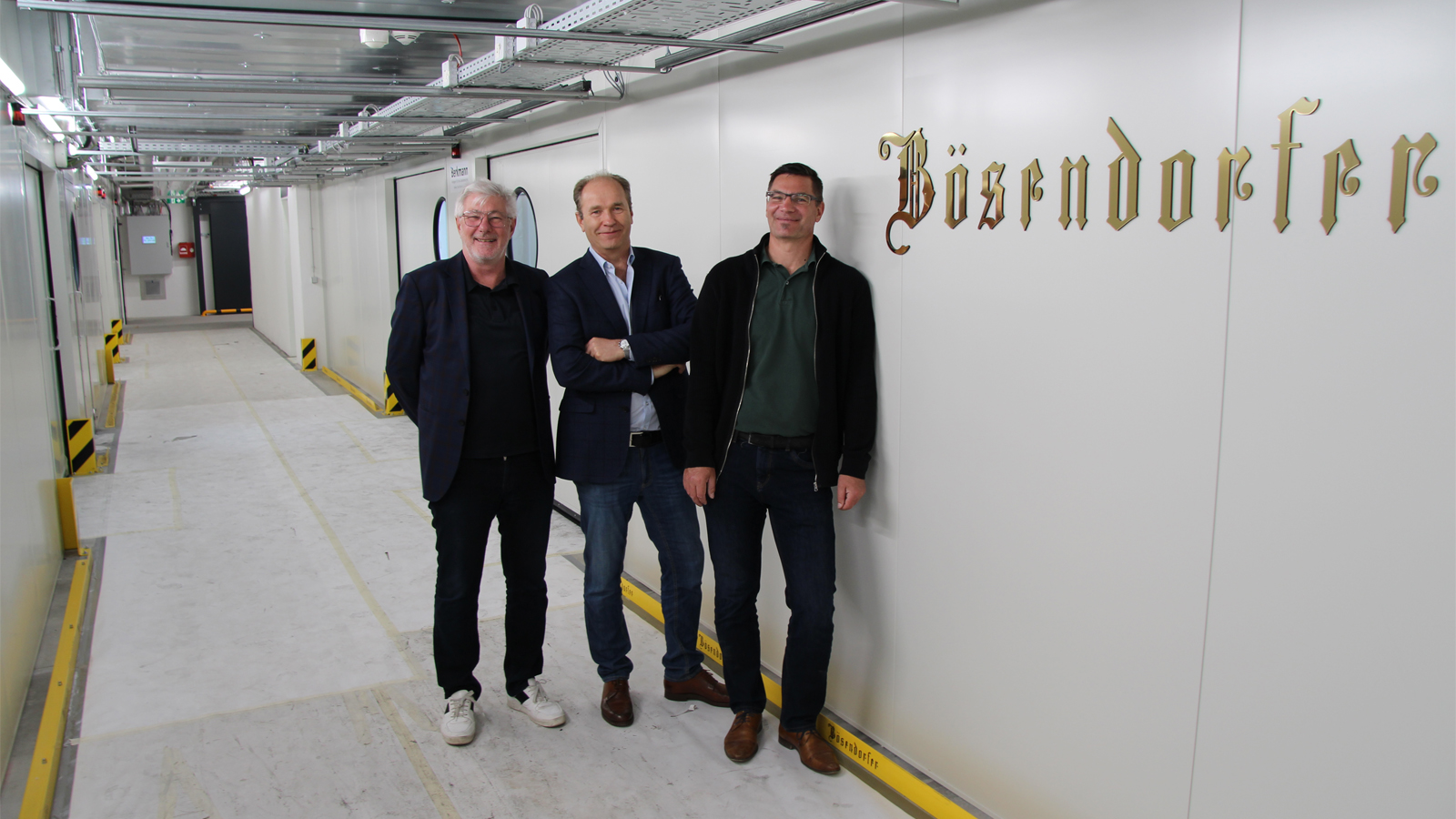 Berkmann Lackieranlagen 公司销售&技术总监 Rainer Berkmann；贝森朵夫公司技术和制造总监 Thomas Broukal；以及 Berkmann Lackieranlagen 公司技术部经理 Ralph Schmoll（从左至右）。 