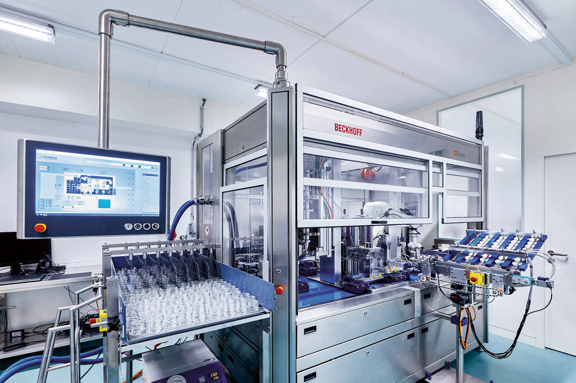 XPlanar increases the flexibility of the filling and capping line from Glanzer cosmetic engineering and Pro Pharma Automation to a high degree.