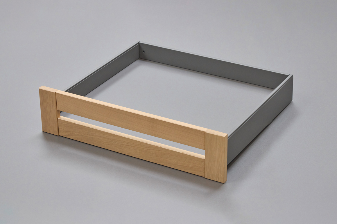 Comprehensive portfolio: Because nobilia has expanded its range to include living room, dining room, and bathroom furniture, a high degree of variance is required when producing drawers.